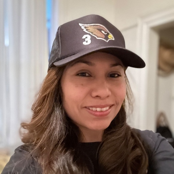 Meet your Posher, Mari - Picture 2 of 2